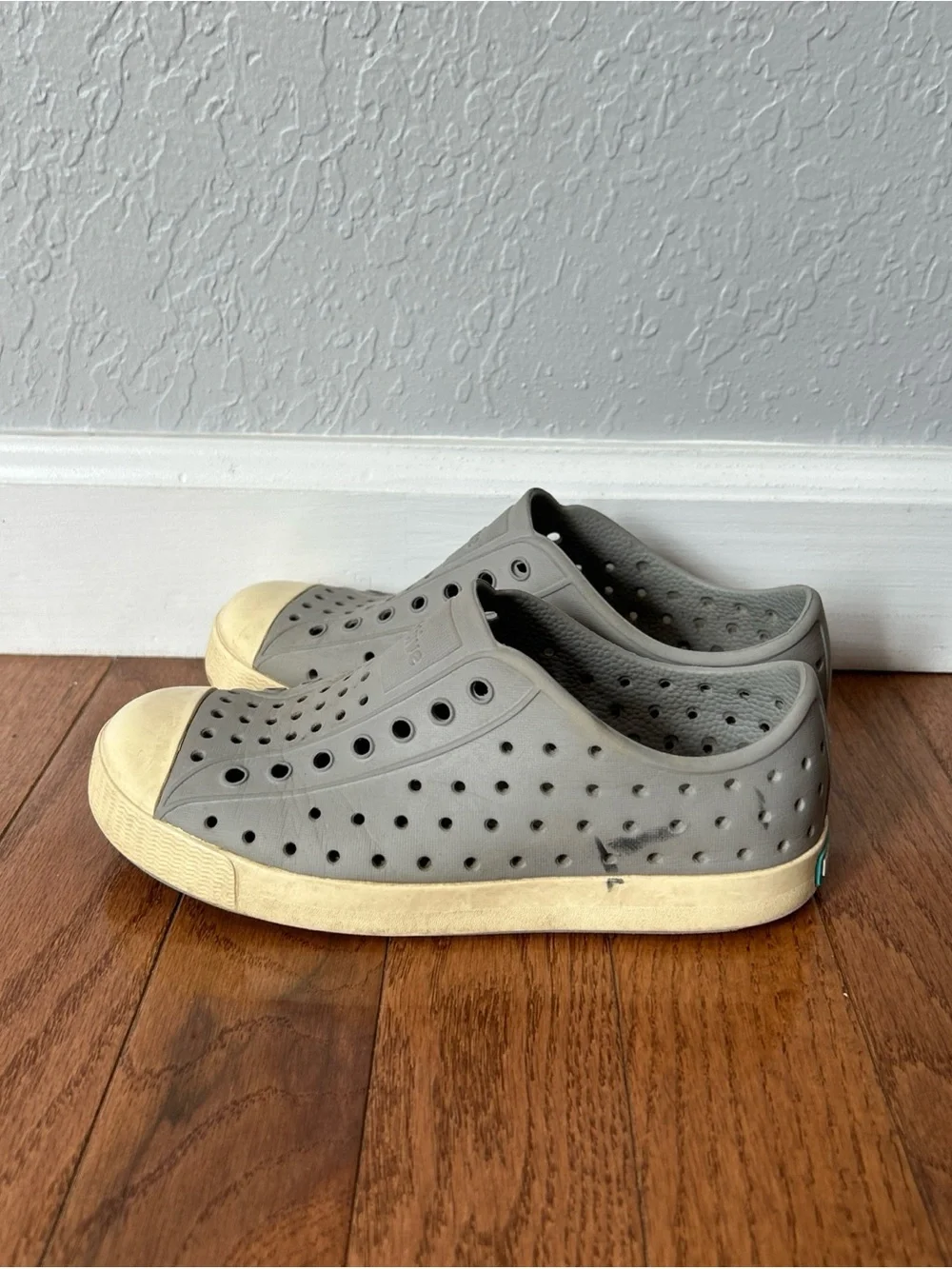 Native Jefferson Water Shoes Slip On Boys Or Girls Size 13 Gray